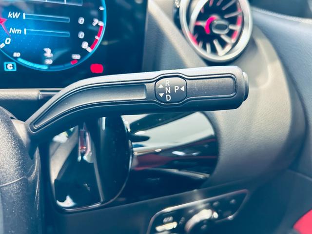 愛車に触れるよろこび、更なる高級感を添えて。ボディー・コーティング　ＩｎｏｖｅｃｔｉｏｎＲをご準備しております。深い光沢と重厚な艶を実現。深い輝きをいつまでも保ちます。