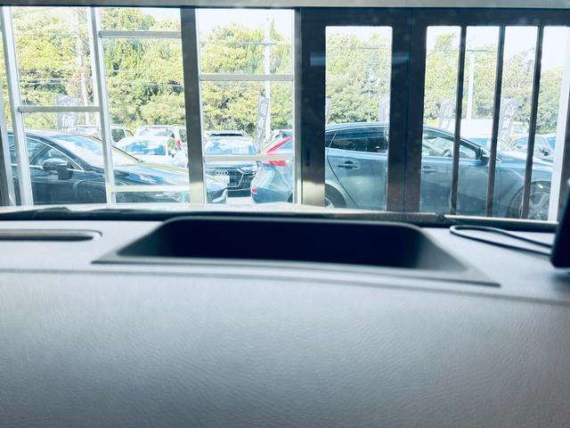 この度は、ＬＩＢＥＲＡＬＡ大阪の物件にご注目いただき誠にありがとうございます。安心してお乗り頂ける輸入車を全国のお客様にご提案、ご提供申し上げております。