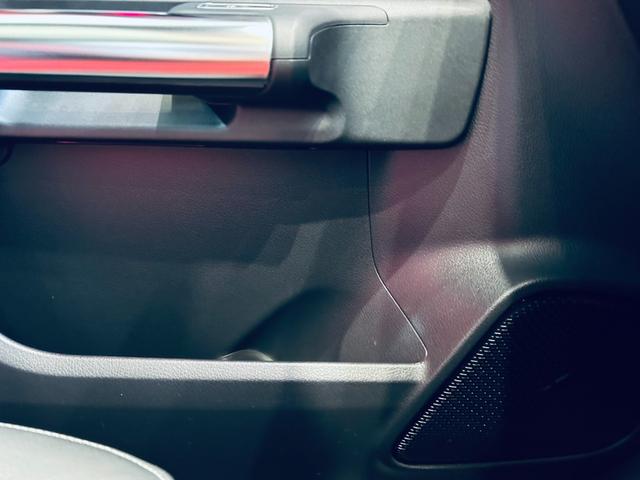 この度は、ＬＩＢＥＲＡＬＡ大阪の物件にご注目いただき誠にありがとうございます。安心してお乗り頂ける輸入車を全国のお客様にご提案、ご提供申し上げております。