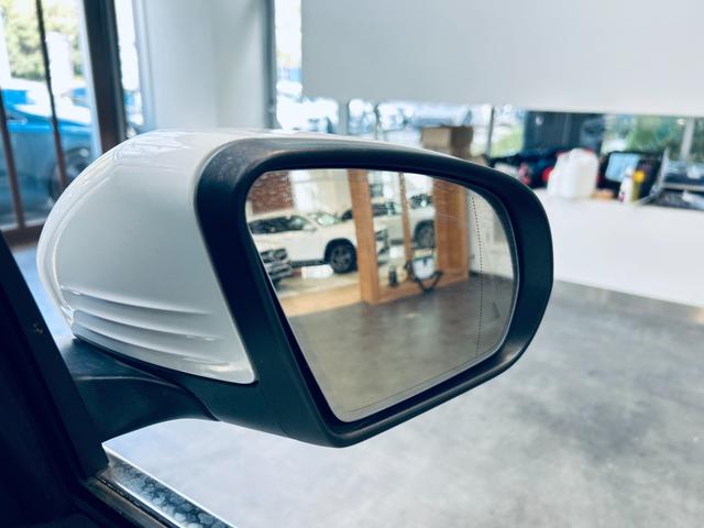 この度は、ＬＩＢＥＲＡＬＡ大阪の物件にご注目いただき誠にありがとうございます。安心してお乗り頂ける輸入車を全国のお客様にご提案、ご提供申し上げております。