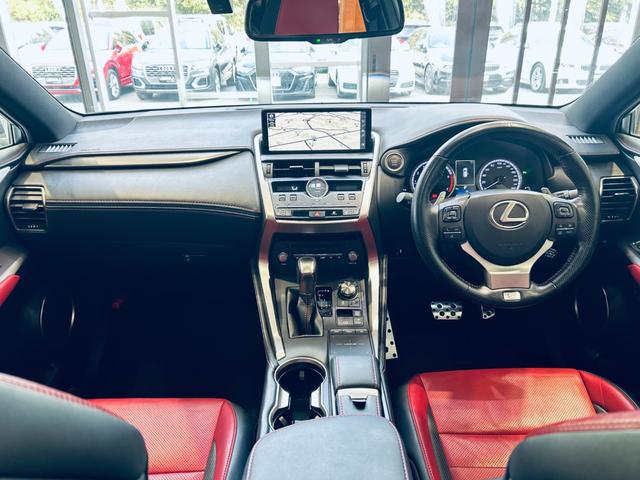 ＮＸ ＮＸ３００　Ｆスポーツ　サンルーフ　ＡＣＣ　純正ナビ　ＴＶ　３６０°　純正１８インチＡＷ　ＬＥＤヘッドライト　電動リアゲート　赤黒革　パワーシート　Ｄシートメモリ　エアシートヒーター　ステアリングヒーター　ＢＳＭ（2枚目）