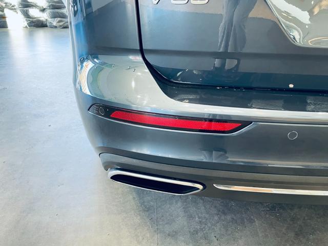 Ｖ６０ Ｔ６　ツインエンジン　ＡＷＤ　モメンタム　ＨＵＤ　ＡＣＣ　ＨａｒｍａｎＫａｒｄｏｎ　ＢＬＩＳ　純正ナビ　ＴＶ　３６０°ｃａｒｐｌａｙ　純１８インチＡＷ　ＬＥＤ　電動リアゲート　革シート　メモリパワーシート　エアシートヒーター　自動駐車（15枚目）