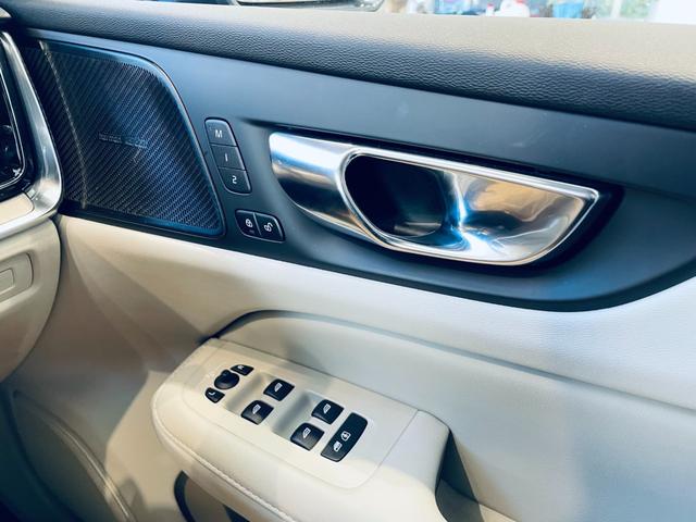 Ｖ６０ Ｔ６　ツインエンジン　ＡＷＤ　モメンタム　ＨＵＤ　ＡＣＣ　ＨａｒｍａｎＫａｒｄｏｎ　ＢＬＩＳ　純正ナビ　ＴＶ　３６０°ｃａｒｐｌａｙ　純１８インチＡＷ　ＬＥＤ　電動リアゲート　革シート　メモリパワーシート　エアシートヒーター　自動駐車（51枚目）