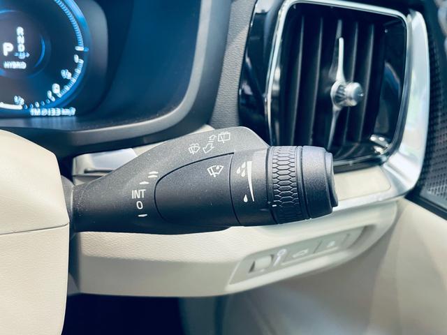 Ｖ６０ Ｔ６　ツインエンジン　ＡＷＤ　モメンタム　ＨＵＤ　ＡＣＣ　ＨａｒｍａｎＫａｒｄｏｎ　ＢＬＩＳ　純正ナビ　ＴＶ　３６０°ｃａｒｐｌａｙ　純１８インチＡＷ　ＬＥＤ　電動リアゲート　革シート　メモリパワーシート　エアシートヒーター　自動駐車（54枚目）