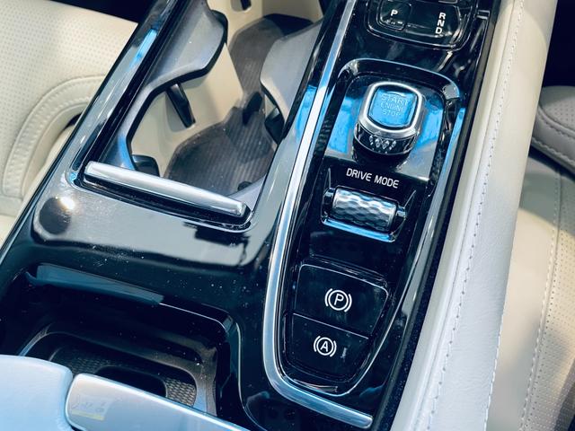 Ｖ６０ Ｔ６　ツインエンジン　ＡＷＤ　モメンタム　ＨＵＤ　ＡＣＣ　ＨａｒｍａｎＫａｒｄｏｎ　ＢＬＩＳ　純正ナビ　ＴＶ　３６０°ｃａｒｐｌａｙ　純１８インチＡＷ　ＬＥＤ　電動リアゲート　革シート　メモリパワーシート　エアシートヒーター　自動駐車（66枚目）