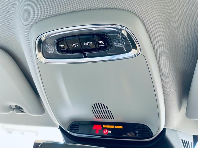 Ｖ６０ Ｔ６　ツインエンジン　ＡＷＤ　モメンタム　ＨＵＤ　ＡＣＣ　ＨａｒｍａｎＫａｒｄｏｎ　ＢＬＩＳ　純正ナビ　ＴＶ　３６０°ｃａｒｐｌａｙ　純１８インチＡＷ　ＬＥＤ　電動リアゲート　革シート　メモリパワーシート　エアシートヒーター　自動駐車（69枚目）