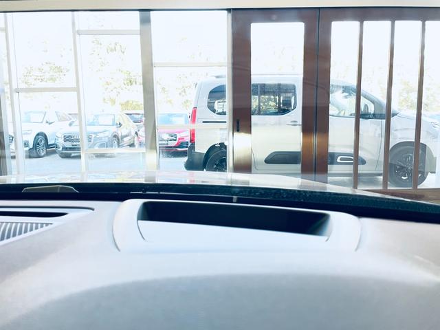 Ｖ６０ Ｔ６　ツインエンジン　ＡＷＤ　モメンタム　ＨＵＤ　ＡＣＣ　ＨａｒｍａｎＫａｒｄｏｎ　ＢＬＩＳ　純正ナビ　ＴＶ　３６０°ｃａｒｐｌａｙ　純１８インチＡＷ　ＬＥＤ　電動リアゲート　革シート　メモリパワーシート　エアシートヒーター　自動駐車（74枚目）