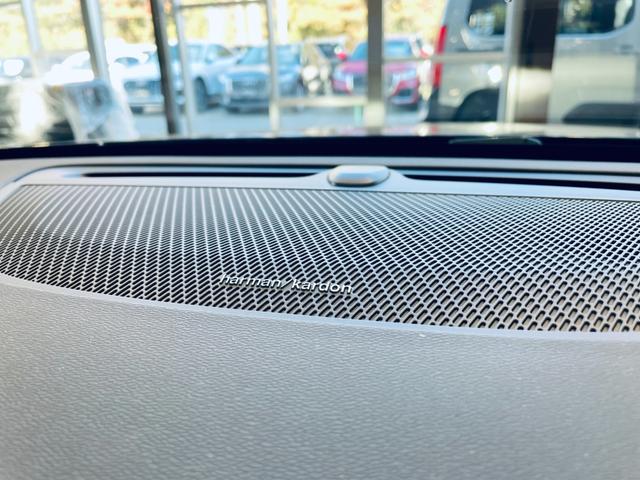 Ｖ６０ Ｔ６　ツインエンジン　ＡＷＤ　モメンタム　ＨＵＤ　ＡＣＣ　ＨａｒｍａｎＫａｒｄｏｎ　ＢＬＩＳ　純正ナビ　ＴＶ　３６０°ｃａｒｐｌａｙ　純１８インチＡＷ　ＬＥＤ　電動リアゲート　革シート　メモリパワーシート　エアシートヒーター　自動駐車（79枚目）