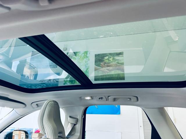 ＸＣ６０ アルティメット　Ｂ５　ＡＷＤ　パノラマＳＲ　ＨＵＤ　ＡＣＣ　ＨａｒｍａｎＫａｒｄｏｎ　純正ナビ　３６０°ｃａｒｐｌａｙ　純１９インチＡＷ　ＬＥＤ　電動リアゲート　ワイヤレス充電　革シート　メモリパワーシート　エアシートヒーター（49枚目）