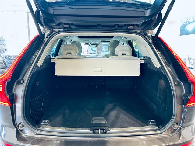 ＸＣ６０ アルティメット　Ｂ５　ＡＷＤ　パノラマＳＲ　ＨＵＤ　ＡＣＣ　ＨａｒｍａｎＫａｒｄｏｎ　純正ナビ　３６０°ｃａｒｐｌａｙ　純１９インチＡＷ　ＬＥＤ　電動リアゲート　ワイヤレス充電　革シート　メモリパワーシート　エアシートヒーター（50枚目）