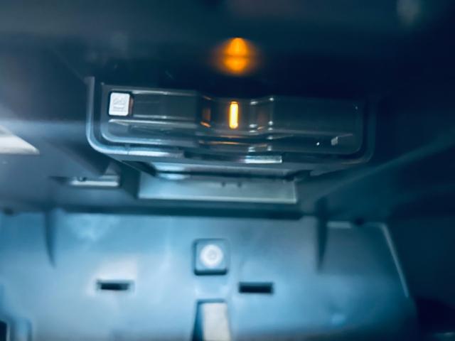 ＸＣ６０ アルティメット　Ｂ５　ＡＷＤ　パノラマＳＲ　ＨＵＤ　ＡＣＣ　ＨａｒｍａｎＫａｒｄｏｎ　純正ナビ　３６０°ｃａｒｐｌａｙ　純１９インチＡＷ　ＬＥＤ　電動リアゲート　ワイヤレス充電　革シート　メモリパワーシート　エアシートヒーター（71枚目）