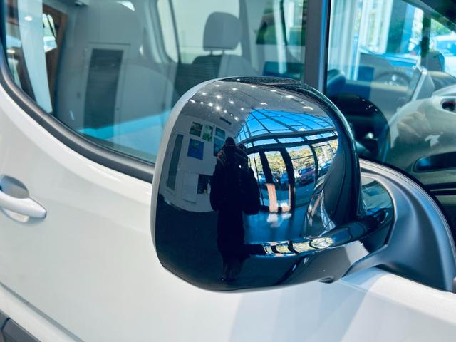 ベルランゴ シャイン 1オーナー ガラスルーフ ACC 純正ナビ TV バック・サイドカメラ applecarplay 純正16インチAW クリアランスソナー BSM ルーフレール ETC ドラレコ デジタルインナーミラー(13枚目)