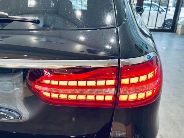 Eクラスステーションワゴン E200 ステーションワゴン スポーツ レザーEXC レーダーセーフティ パノラマSR HUD ACC Burmeste 純ナビ TV 360°carplayイ 純19AW LED アンビエントライト 電動リアゲート 黒革 シートヒーター(15枚目)