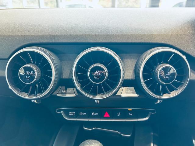 TTクーペ 40TFSI Sラインパッケージ 純正ナビ バックカメラ 純正18インチAW クリアランスソナー サイドアシスト ハーフ革 パワーシート シートヒーター パドルシフト スマートキー ETC ドライブレコーダー USB AUX BT(59枚目)