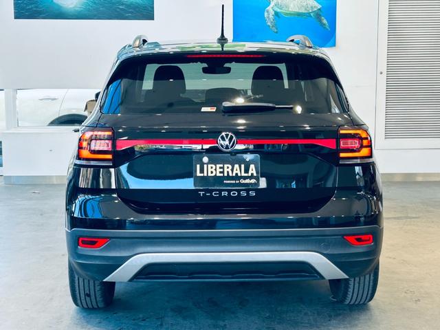 Ｔ－クロス ＴＳＩ　アクティブ　純正ディスプレイオーディオ　ａｐｐｌｅｃａｒｐｌａｙ　バックカメラ　純１６インチＡＷ　ＬＥＤヘッドライト　ルーフレール　スマートキー　パドルシフト　フロントアシスト　ＥＴＣ　ＵＳＢ　Ｂｌｕｅｔｏｏｔｈ（8枚目）