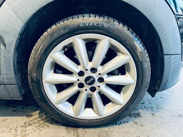 ＭＩＮＩ ワン　クラブマン　純正ナビ　バックカメラ　ＡＵＸ　ＵＳＢ　Ｂｌｕｅｔｏｏｔｈ　純正１７インチＡＷ　クリアランスソナー　パーキングアシスト　ディスプレイリング　リモコンキー　ＥＴＣ　アイドリングストップ（26枚目）