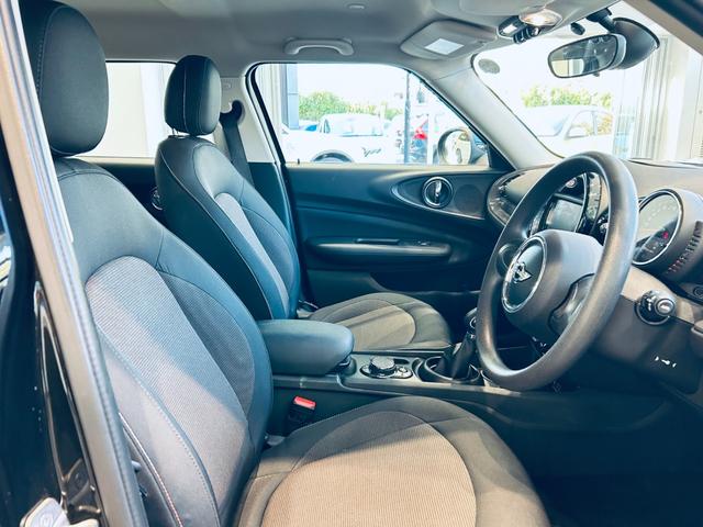 ＭＩＮＩ ワン　クラブマン　純正ナビ　バックカメラ　ＡＵＸ　ＵＳＢ　Ｂｌｕｅｔｏｏｔｈ　純正１７インチＡＷ　クリアランスソナー　パーキングアシスト　ディスプレイリング　リモコンキー　ＥＴＣ　アイドリングストップ（31枚目）