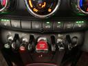 クーパー　純正ナビ　Ｂｌｕｅｔｏｏｔｈ／ＵＳＢ　バックカメラ　コーナセンサー　インテリジェントセーフティドライブレコーダー　　ＥＴＣ　シートヒーター　ＬＥＤヘッドライト　ＬＥＤフォグ　ユニオンジャックテール！！（41枚目）