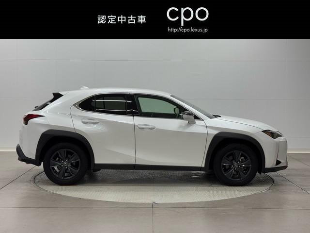 UX UX250h バージョンC パノラミックビューモニター ブラインドスポットモニター パーキングサポートブレーキ 215/60R17ダークメタリック塗装(3枚目)