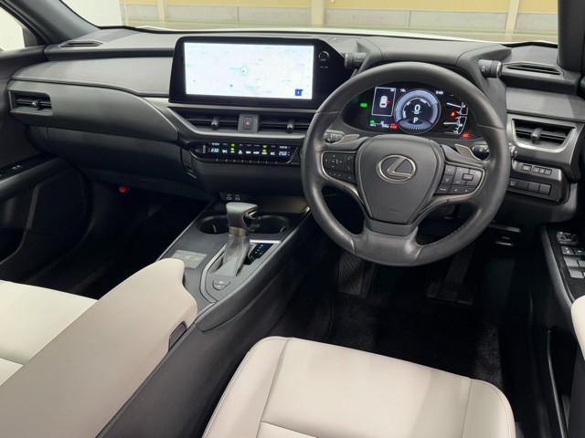 UX UX250h バージョンC パノラミックビューモニター ブラインドスポットモニター パーキングサポートブレーキ 215/60R17ダークメタリック塗装(6枚目)