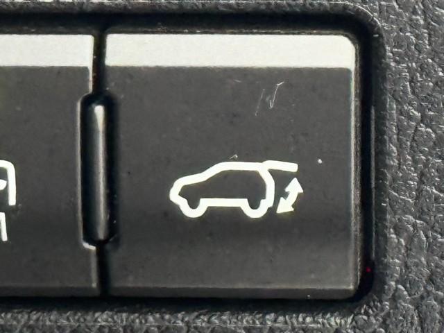 NX NX300 スパイス&シック 盗難防止装置 LEDヘッドランプ レーダークルーズ ミュージックプレイヤー接続可 フルセグ バックカメラ 電動シート ETC メモリーナビ スマートキー 記録簿 1オーナー アルミホイール キーレス(16枚目)