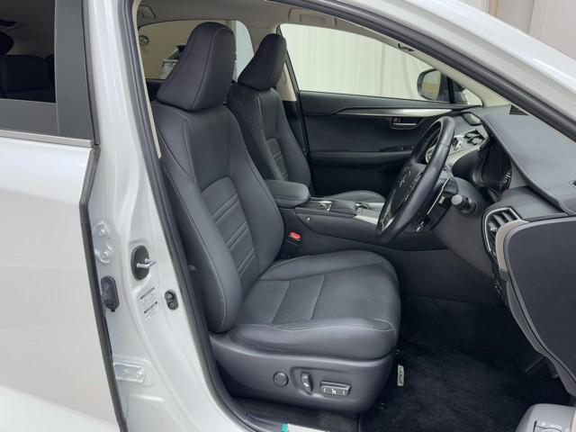 NX NX300 スパイス&シック 盗難防止装置 LEDヘッドランプ レーダークルーズ ミュージックプレイヤー接続可 フルセグ バックカメラ 電動シート ETC メモリーナビ スマートキー 記録簿 1オーナー アルミホイール キーレス(18枚目)