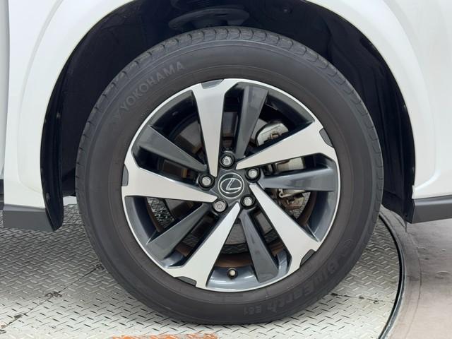 NX NX300 スパイス&シック 盗難防止装置 LEDヘッドランプ レーダークルーズ ミュージックプレイヤー接続可 フルセグ バックカメラ 電動シート ETC メモリーナビ スマートキー 記録簿 1オーナー アルミホイール キーレス(20枚目)