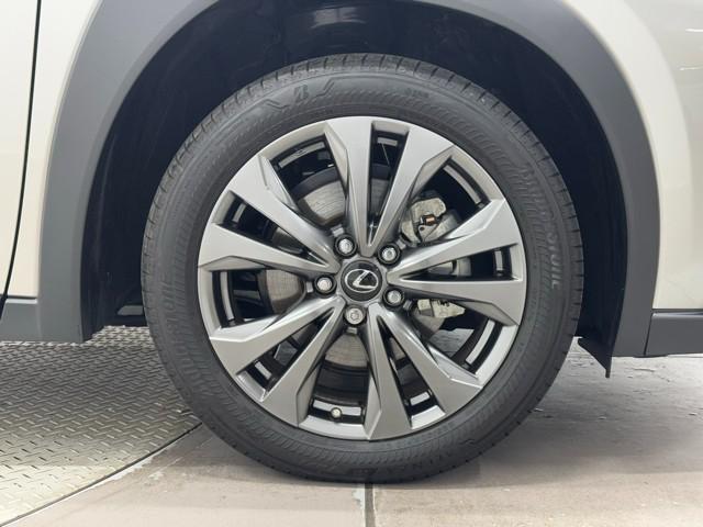 UX UX200 Fスポーツ アダプティブクルーズコントロール PWシート オートエアコン メモリーナビ キーレス ミュージックプレイヤー接続可 ナビTV ASC LEDヘッドライト アルミホイール スマートキー サンルーフ(20枚目)