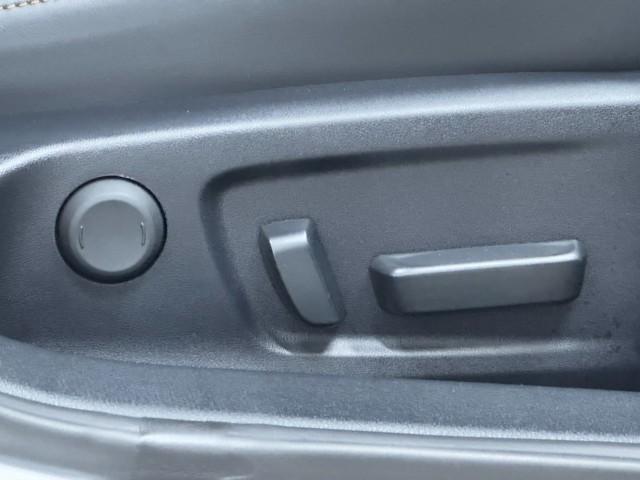 ＩＳ ＩＳ３００ｈ　バージョンＬ　ムーンルーフ　パノラミックビューモニター　アクセサリーコンセント（16枚目）