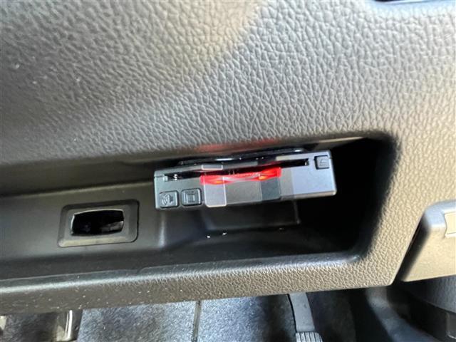 X Vセレクション 純正オーディオ FM/AM/CD/AUX 両側パワースライドドア 全周囲カメラ ETC 純正フロアマット 純正アルミホイール ドアバイザー アイドリングストップ 横滑り防止装置 衝突被害軽減システム(5枚目)
