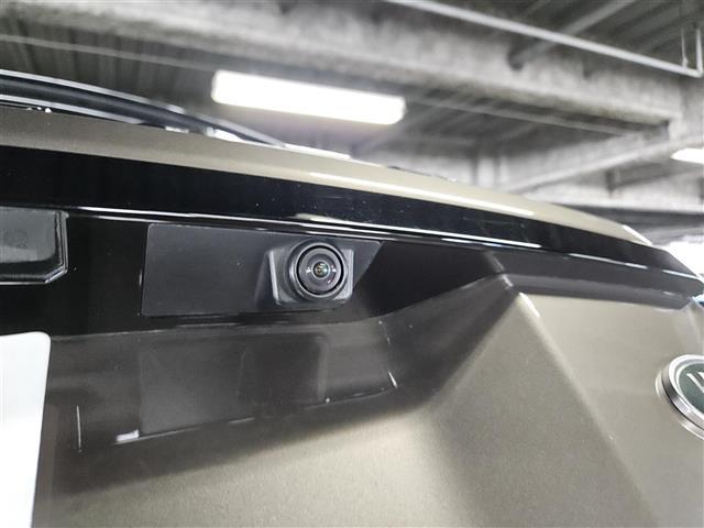 レンジローバーイヴォーク ＨＳＥダイナミック　禁煙車　ブラックデザインパック　バックカメラ　クルーズコントロール　パーキングアシストセンサー　ＨＩＤオートライト　ターボ　純正ナビ　フルセグ　ＥＴＣ　本革シート　前席パワーシート／シートヒーター（10枚目）