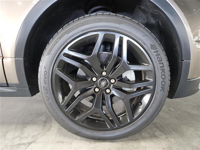 レンジローバーイヴォーク ＨＳＥダイナミック　禁煙車　ブラックデザインパック　バックカメラ　クルーズコントロール　パーキングアシストセンサー　ＨＩＤオートライト　ターボ　純正ナビ　フルセグ　ＥＴＣ　本革シート　前席パワーシート／シートヒーター（19枚目）