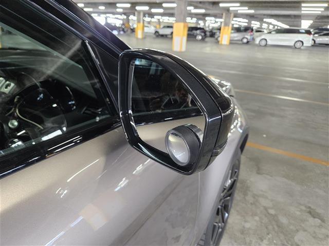 レンジローバーイヴォーク ＨＳＥダイナミック　禁煙車　ブラックデザインパック　バックカメラ　クルーズコントロール　パーキングアシストセンサー　ＨＩＤオートライト　ターボ　純正ナビ　フルセグ　ＥＴＣ　本革シート　前席パワーシート／シートヒーター（33枚目）