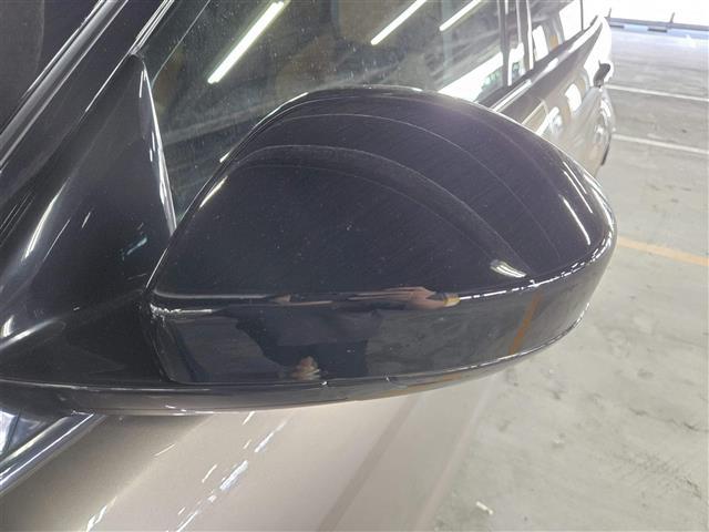 レンジローバーイヴォーク ＨＳＥダイナミック　禁煙車　ブラックデザインパック　バックカメラ　クルーズコントロール　パーキングアシストセンサー　ＨＩＤオートライト　ターボ　純正ナビ　フルセグ　ＥＴＣ　本革シート　前席パワーシート／シートヒーター（35枚目）