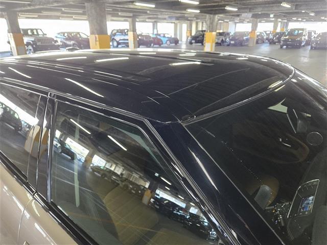 レンジローバーイヴォーク ＨＳＥダイナミック　禁煙車　ブラックデザインパック　バックカメラ　クルーズコントロール　パーキングアシストセンサー　ＨＩＤオートライト　ターボ　純正ナビ　フルセグ　ＥＴＣ　本革シート　前席パワーシート／シートヒーター（36枚目）