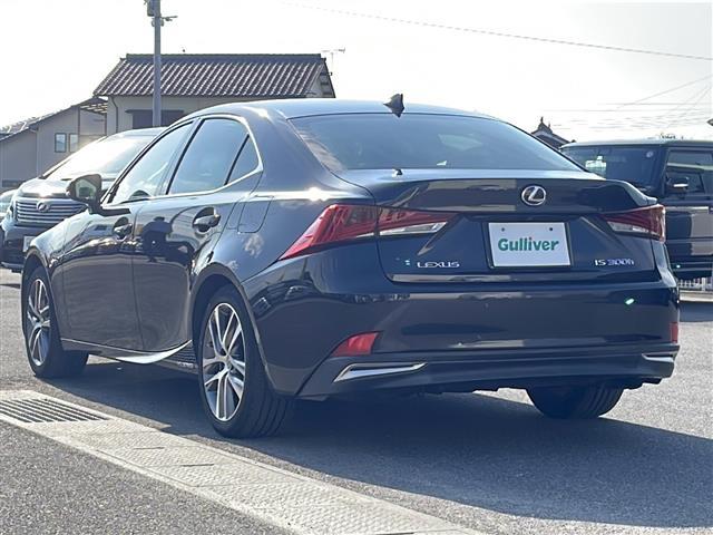 ＩＳ ＩＳ３００ｈ　バージョンＬ　禁煙車　純正ナビ　バックカメラ　衝突被害軽減　車線逸脱警報　コーナーセンサー　ＢＳＭ　シートヒーター　エアシート　ＥＴＣ２．０　クルコン　コーナーセンサー　キセノンライト　オートハイビーム　スマートキ（43枚目）