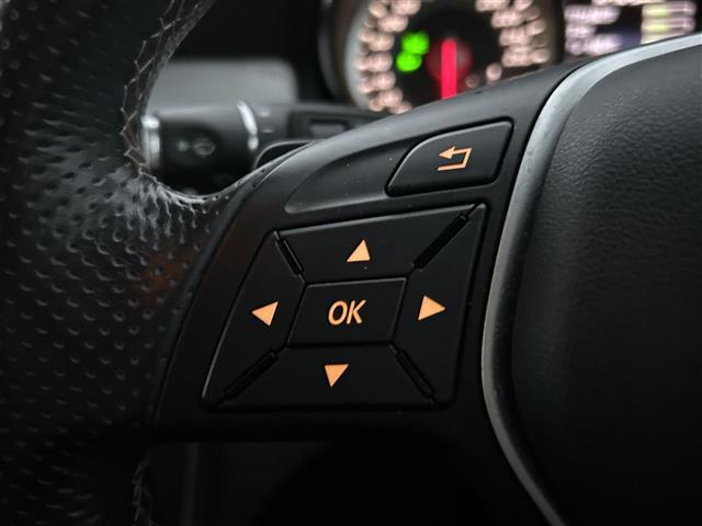 GLAクラス GLA250 4マチック 禁煙車 純正ナビ バックカメラ 緊急ブレーキ機能 前後コーナーセンサー シートヒーター ドラレコ 電動リアゲート ヒルホルダー ステリモ クルコン 18型AW LEDヘッドライト オートハイビーム(15枚目)