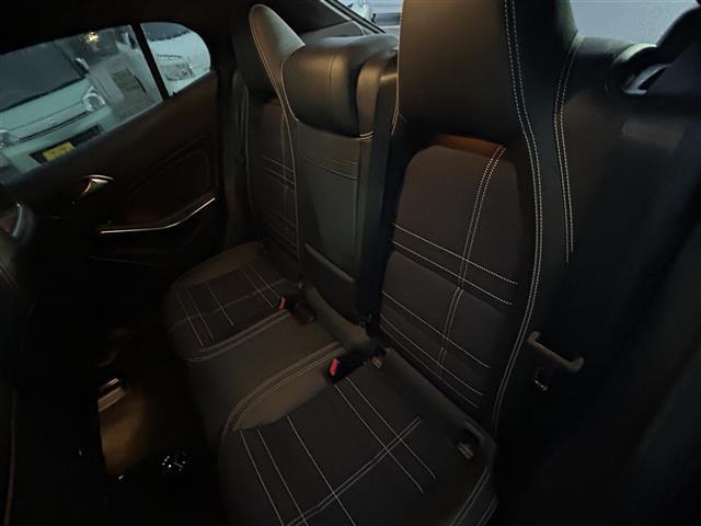 GLAクラス GLA250 4マチック 禁煙車 純正ナビ バックカメラ 緊急ブレーキ機能 前後コーナーセンサー シートヒーター ドラレコ 電動リアゲート ヒルホルダー ステリモ クルコン 18型AW LEDヘッドライト オートハイビーム(39枚目)