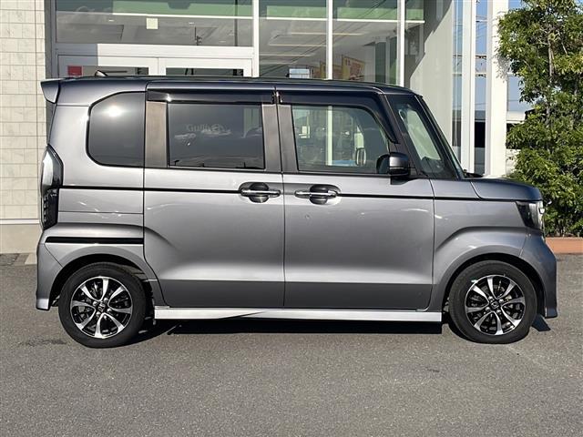 N-BOXカスタム G・Lホンダセンシング 禁煙車 衝突被害軽減 誤発進抑制機能 ナソニック製SDナビ バックカメラ ACC ETC コーナーセンサー パワスラ LEDオートライト フォグランプ 路外逸脱抑制機能 スマートキー プッシュスタート(9枚目)