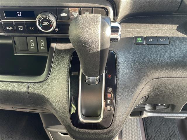 N-BOXカスタム G・Lホンダセンシング 禁煙車 衝突被害軽減 誤発進抑制機能 ナソニック製SDナビ バックカメラ ACC ETC コーナーセンサー パワスラ LEDオートライト フォグランプ 路外逸脱抑制機能 スマートキー プッシュスタート(16枚目)