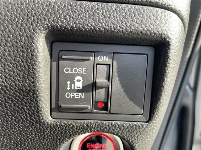 N-BOXカスタム G・Lホンダセンシング 禁煙車 衝突被害軽減 誤発進抑制機能 ナソニック製SDナビ バックカメラ ACC ETC コーナーセンサー パワスラ LEDオートライト フォグランプ 路外逸脱抑制機能 スマートキー プッシュスタート(23枚目)