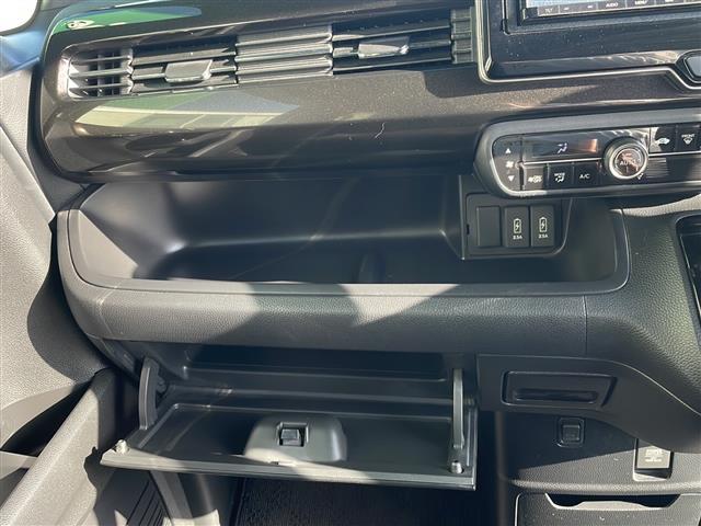 N-BOXカスタム G・Lホンダセンシング 禁煙車 衝突被害軽減 誤発進抑制機能 ナソニック製SDナビ バックカメラ ACC ETC コーナーセンサー パワスラ LEDオートライト フォグランプ 路外逸脱抑制機能 スマートキー プッシュスタート(38枚目)