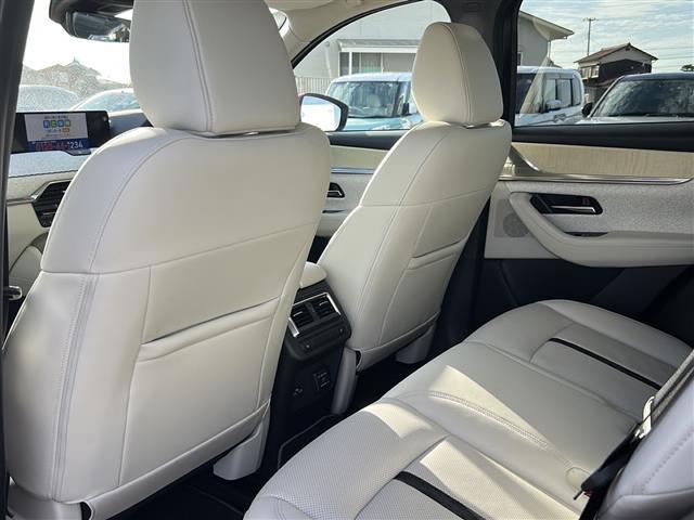 CX-60 PHEV プレミアムモダン ☆純正12.3インチセンターディスプレイ(フルセグTV/BOSEサウンド/BT)/☆360゜ビューモニター/☆ガラスルーフ/☆電動リアゲート/☆パワーシート/☆シートヒーター/☆エアシート☆ETC(33枚目)