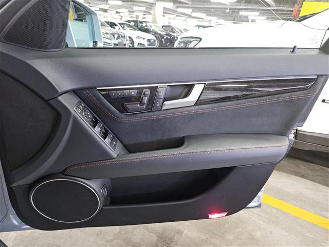 Cクラスステーションワゴン C180ステーションワゴン アバンギャルド 禁煙車 バックカメラ レーダーセーフティパッケージ HIDヘッドランプ インテリジェントライトシステム ターボ 純正ナビTV 半革シート 前席パワーシート・メモリー スマートキー 純正18インチAW(5枚目)