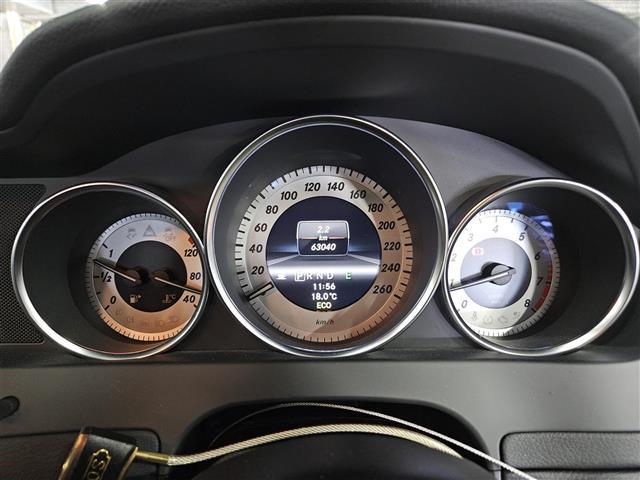 Cクラスステーションワゴン C180ステーションワゴン アバンギャルド 禁煙車 バックカメラ レーダーセーフティパッケージ HIDヘッドランプ インテリジェントライトシステム ターボ 純正ナビTV 半革シート 前席パワーシート・メモリー スマートキー 純正18インチAW(17枚目)