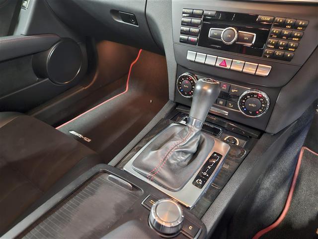 Cクラスステーションワゴン C180ステーションワゴン アバンギャルド 禁煙車 バックカメラ レーダーセーフティパッケージ HIDヘッドランプ インテリジェントライトシステム ターボ 純正ナビTV 半革シート 前席パワーシート・メモリー スマートキー 純正18インチAW(21枚目)