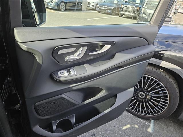 Vクラス V220d 禁煙車 レーダーセーフティPKG 360°カメラ 前後ドラレコ ターボ LEDヘッドランプ インテリジェントライトシステム 純正8型ナビ 後席用モニター 両側パワスラ 電動Rゲート ETC2.0(8枚目)