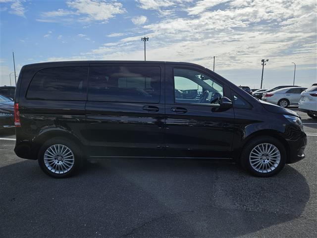 Vクラス V220d 禁煙車 レーダーセーフティPKG 360°カメラ 前後ドラレコ ターボ LEDヘッドランプ インテリジェントライトシステム 純正8型ナビ 後席用モニター 両側パワスラ 電動Rゲート ETC2.0(17枚目)