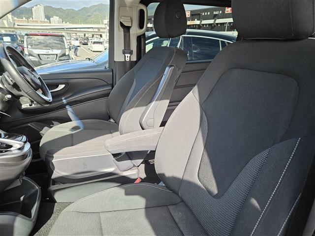 Vクラス V220d 禁煙車 レーダーセーフティPKG 360°カメラ 前後ドラレコ ターボ LEDヘッドランプ インテリジェントライトシステム 純正8型ナビ 後席用モニター 両側パワスラ 電動Rゲート ETC2.0(29枚目)
