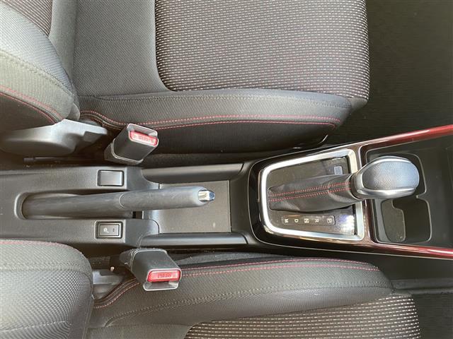 スイフトスポーツ ベースグレード ☆純正SDナビ(フルセグTV/CD,DVD再生/BT)/☆アラウンドビューモニター/☆シートヒーター/☆ローダウン/☆HKSマフラー/☆ビルトインETC/☆純正フロアマット/☆オートライト(16枚目)